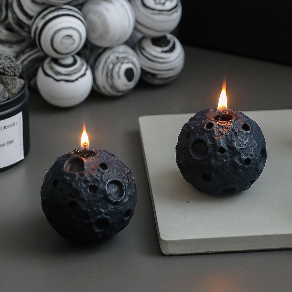 🌙 Enchanting Moon-Shaped Candle – Light Up Your Nights with Lunar Magic! ✨